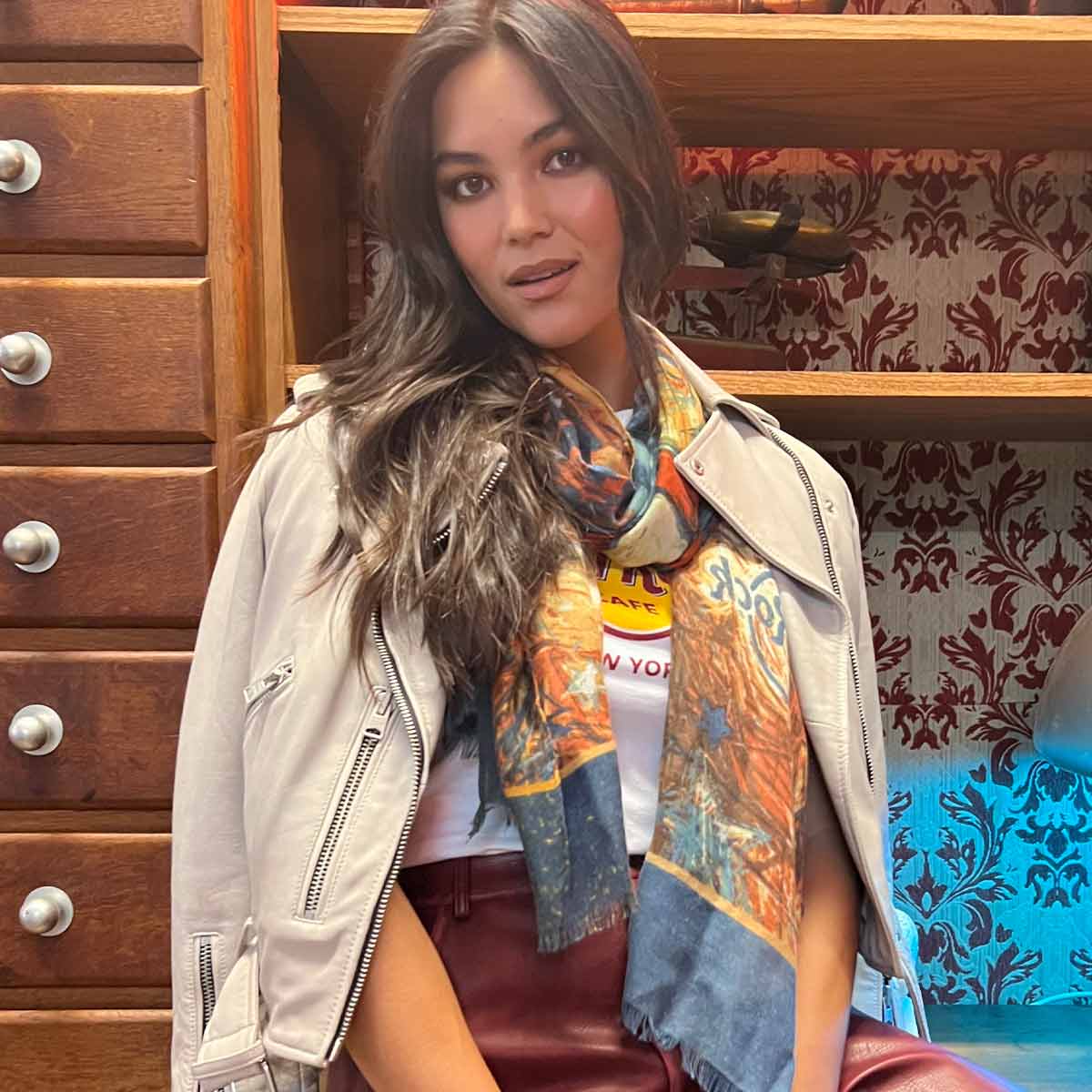 Painted Guitars Scarf by Guitar Company image number 9